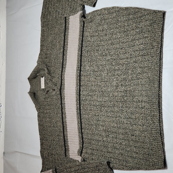 Tip Top Classics Sweater - Picture 1 of 9